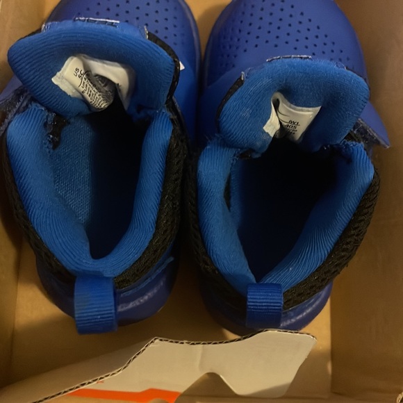Toddler Nikes! - Picture 4 of 4